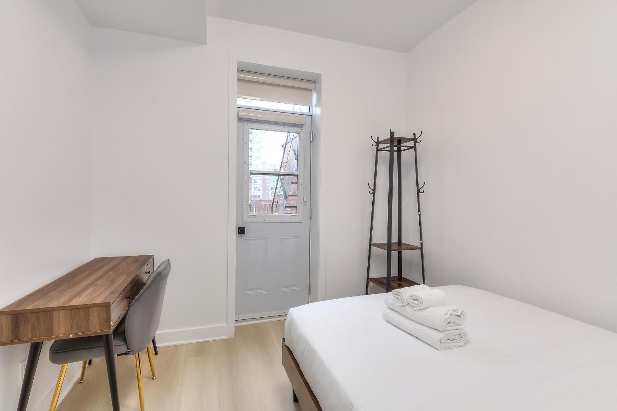 מונטריאול Free Indoor Parking Cozy & Spacious Condo In Heart Of Downtown מראה חיצוני תמונה
