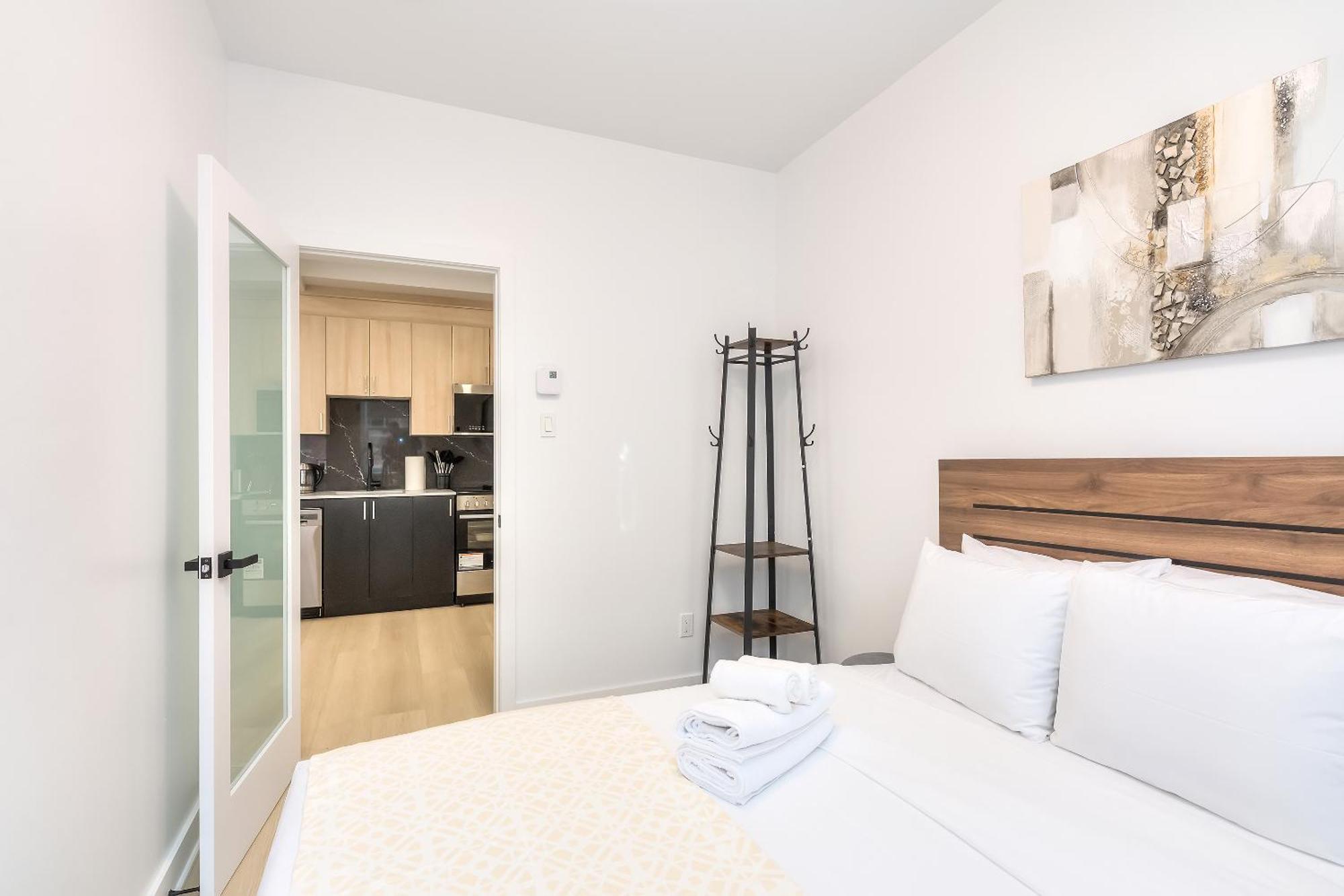מונטריאול Free Indoor Parking Cozy & Spacious Condo In Heart Of Downtown מראה חיצוני תמונה