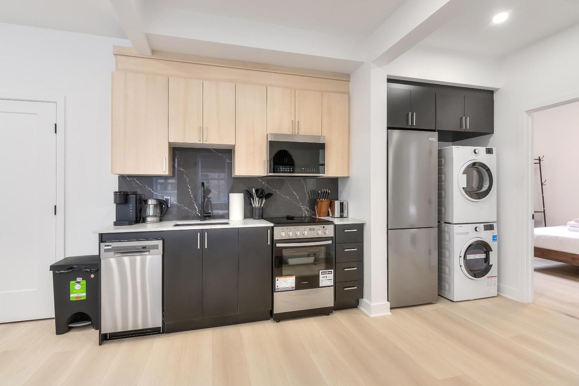מונטריאול Free Indoor Parking Cozy & Spacious Condo In Heart Of Downtown מראה חיצוני תמונה
